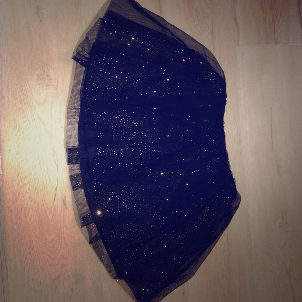 Cute kids Black with gold sparkles fluffy skirt.